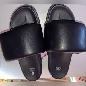 🖤NWT Wild Fable Black Slide Sandals size 7.5
